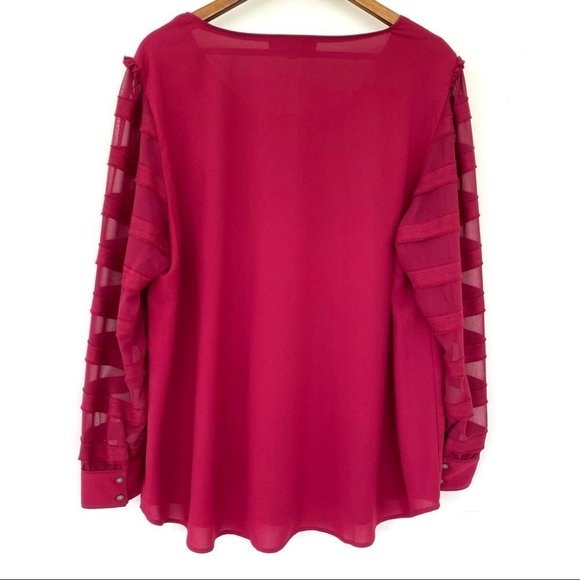LOFT loose & flowy top with crew neckline & long sleeves, plus size - Picture 3 of 8